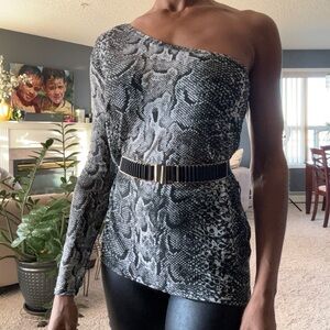 One shoulder snake print top